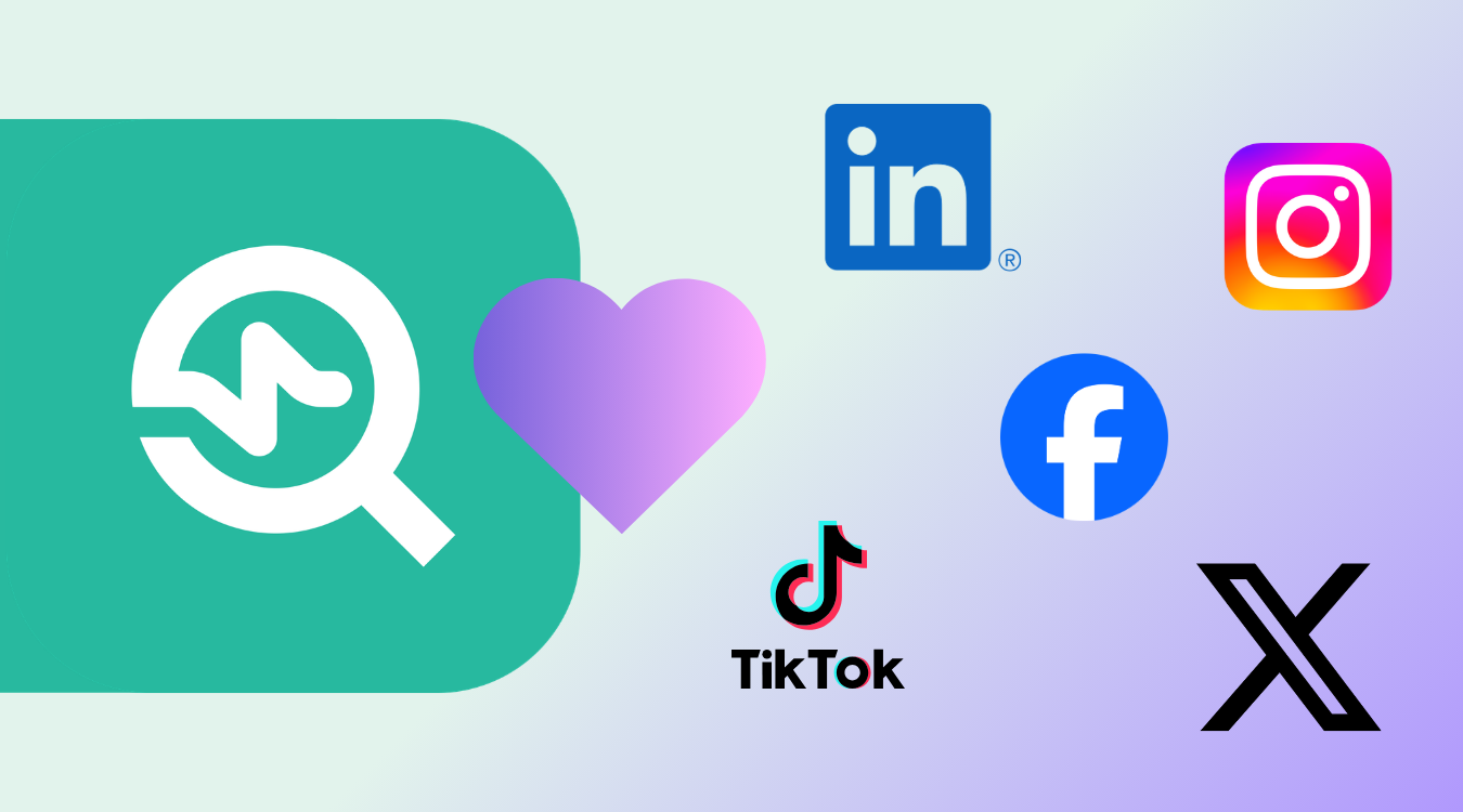 Kaksi henkilöä istuu sohvalla tekemässä some-seurantaa